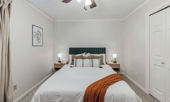 Augusta House | Spacious 5-bedroom house in fantastic Augusta with WiFi and AC Minutes to Golf!