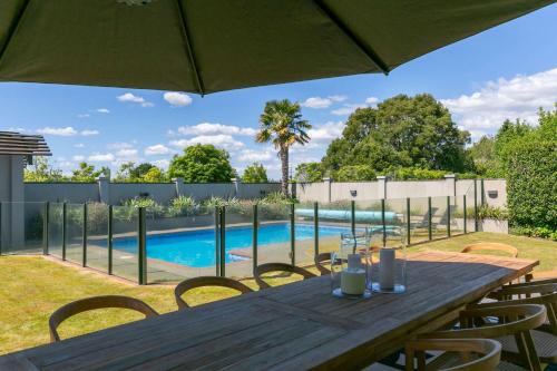 Nukuhau House | Spacious 5-Star Home with Pool