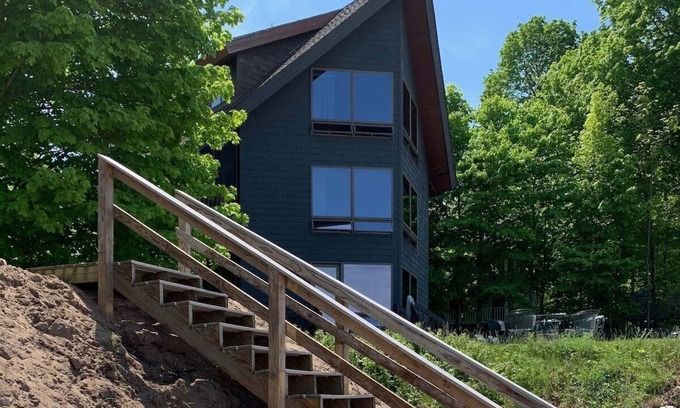 Manistee House | Spacious 5BR Lake Michigan Cottage w/Private