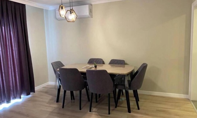 Gaziosmanpasa Apartment | Spacious 6-bedroom apartment in brilliant Istanbul with AC