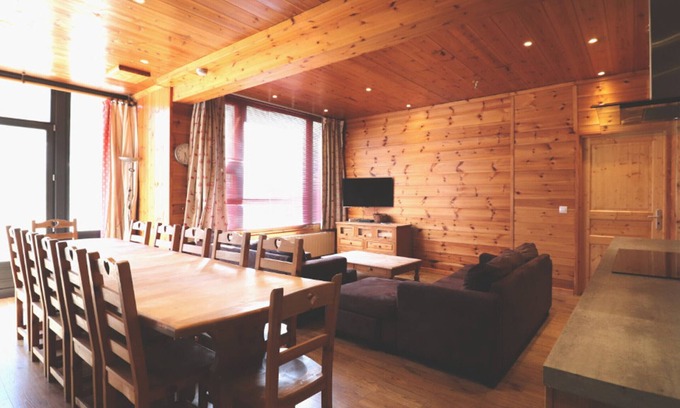 Val Claret Apartment | Spacious 7-Room Apartment · Near Ski Slopes · Sauna · WIFI