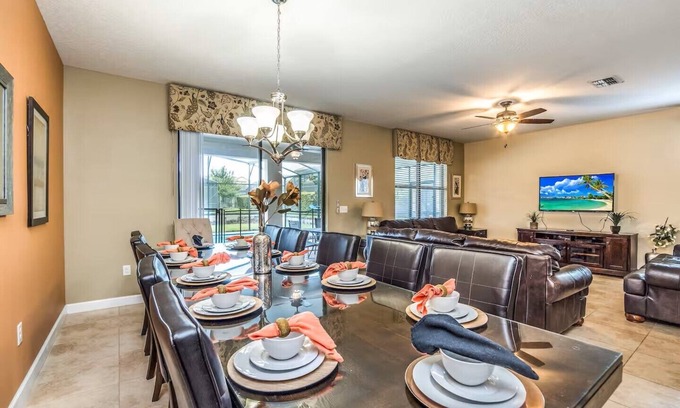 Davenport Villa | Spacious 8-bedroom home in Davenport, perfect for large groups up to 16!