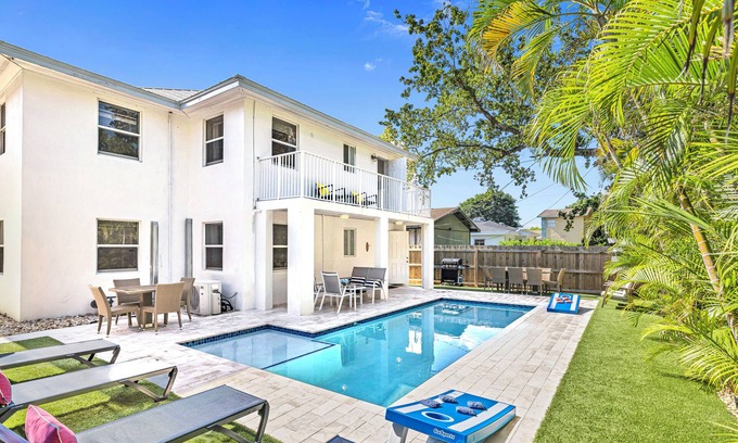 Delray Beach House | Spacious 8-bedroom house in Delray Beach Steps From Atlantic Av. Heated Pool.