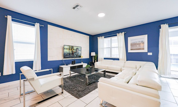Davenport Villa | Spacious 8-bedroom villa in Championsgate, Private Pool, Water Park,Clubhouse