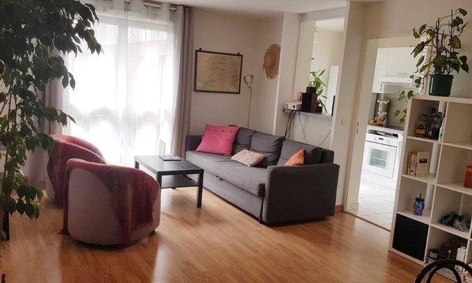 Epinettes Apartment | Spacious and quiet apartment; very close Paris and to metro line 14 and RER Cnn