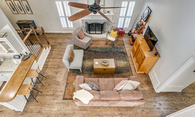 Fort Worth House | Spacious and Cozy Getaway in the Heart of the City. Bright, Open, and Clean!