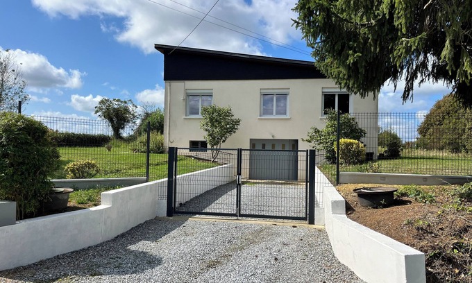 Sevignacq House | Spacious and functional country house in a village with shops