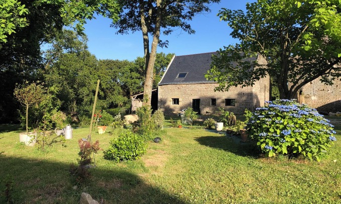 Cruguel House | Spacious and quiet Kerkaouenn house