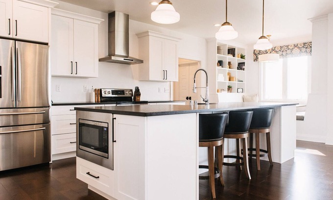 Rimrock House | Spacious and Stylish New Home in a Great Neighborhood