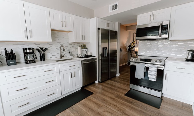 Franconia House | Spacious and stylish townhome nestled in the vibrant heart of Alexandria, VA