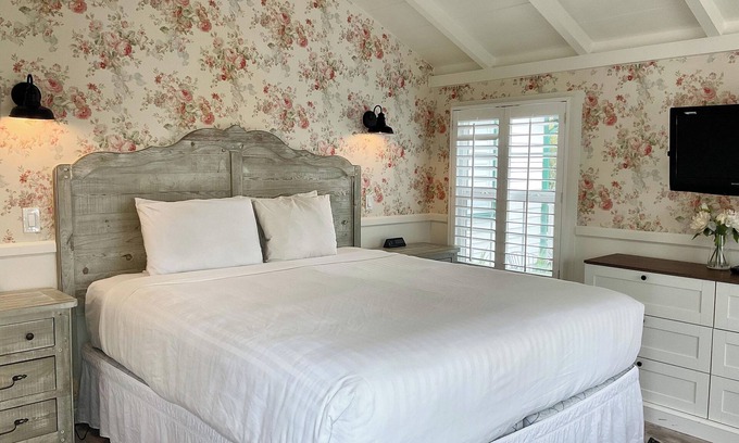 Southeast Carmel House | Spacious and elegant accommodations