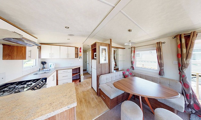 Ludchurch Apartment | Spacious and well presented 12ft wide caravan with one double and two twin.