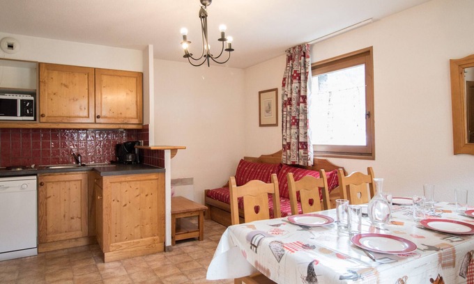 Val Cenis Apartment | Spacious apartment at the foot of the slopes, 2 bedrooms, wifi, parking included