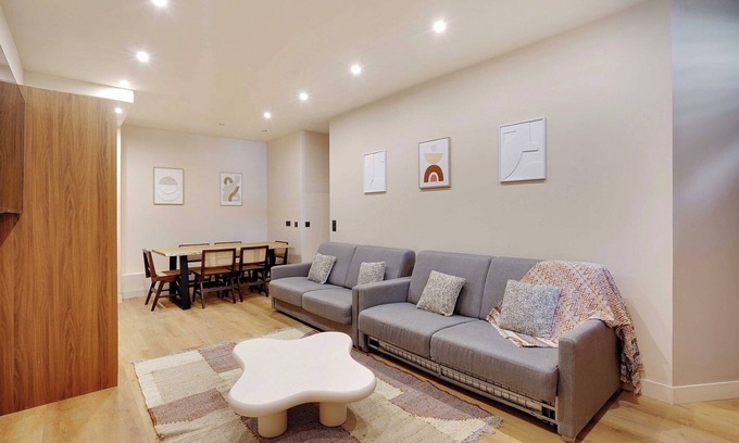 Gare Apartment | Spacious Apartment - 2BR/10P - Place d'Italie