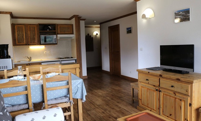 Aussois Apartment | Spacious apartment for 6 with WIFI in Aussois