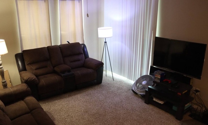 Fort Worth Apartment | Spacious apartment in a peaceful area of Southwest Fort Worth Book Now!!