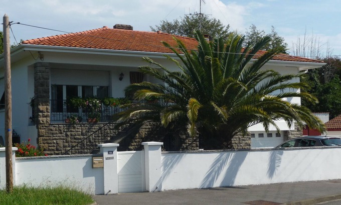 Anglet Apartment | Spacious apartment in villa with large private garden and terrace near the sea