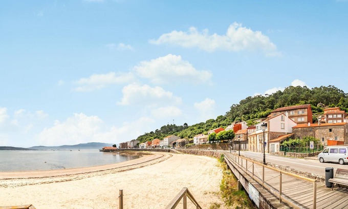 Muros Apartment | Spacious apartment with panoramic views of the bay Ría de Muros e Noia.