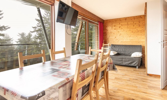 Chamrousse Apartment | Spacious apt 8 ppl, terrace, near the ski station