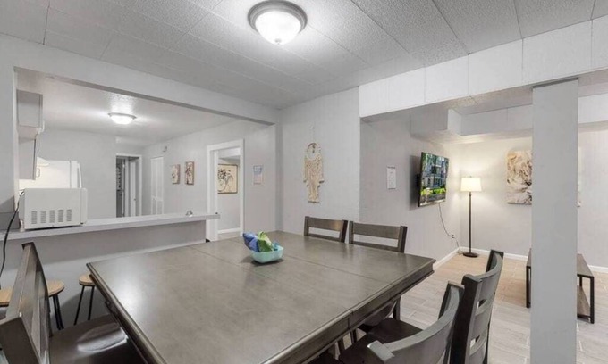 Willow Park House | Spacious Aurora Updated Lower Unit with King Beds