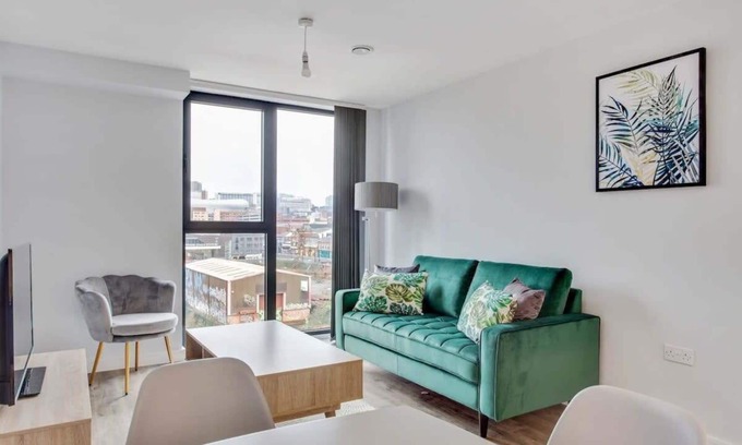 Bordesley Apartment | Spacious & Bright 1 Bed Apartment in Birmingham