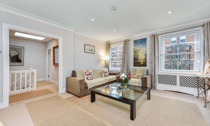 Chelsea Apartment | Spacious Central London Bright 2BR Chelsea