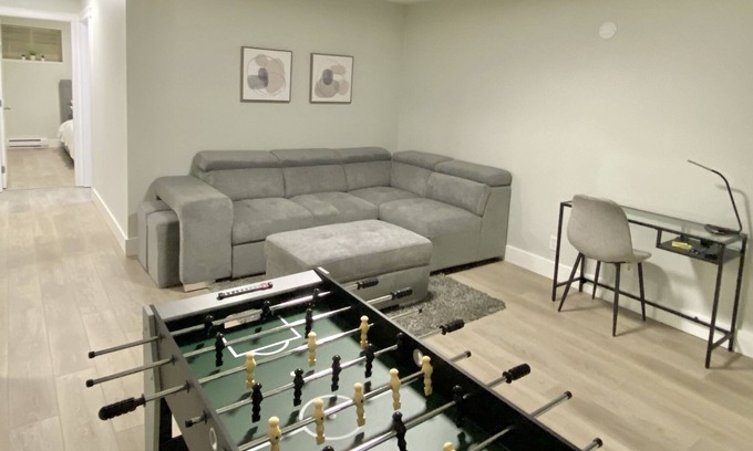 Saanich West House | Spacious, Centrally Located, Sleeps up to 7