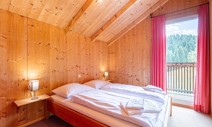 Annaberg im Lammertal Ski Chalet | Spacious Chalet in Annaberg-Lungötz with sauna