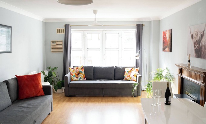 City Centre Dublin Apartment | SPACIOUS CITY CENTRE APARTMENT SHORT WALK TO MAIN ATTRACTIONS