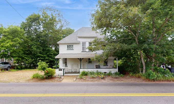 Oak Bluffs House | Spacious colonial home close to town with AC, porches, & W/D