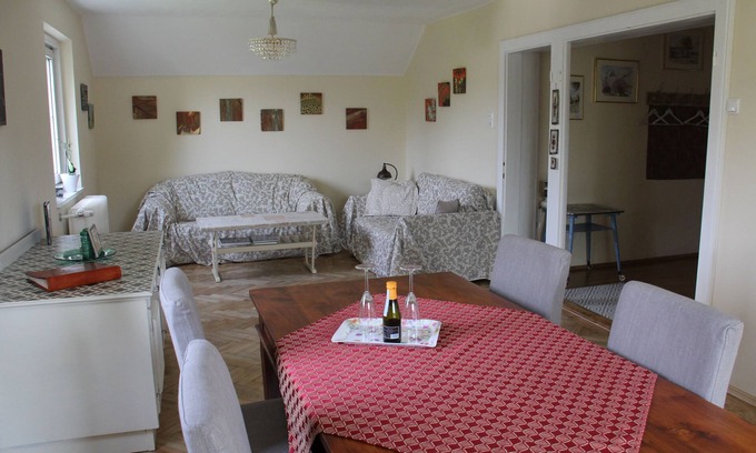 Salzburg-Sud Apartment | Spacious comfortable quiet apartm. 80sqm, balcony, mountain view, parking, wifi