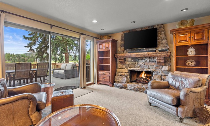 Park Meadows Condo | Spacious Condo-Sleeps 7-Wonderful Mountain and Golf Course Views!