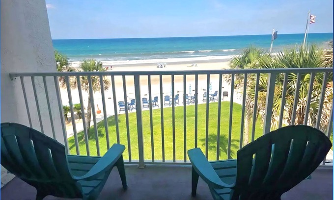 South Peninsula Historic District Condo | Spacious condo w/direct oceanfront private balcony, kitchen,washer/dryer in unit