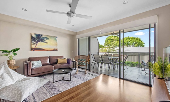 Murarrie House | Spacious + Convenient! 3Bed/2.5Bath/1Car~Townhouse