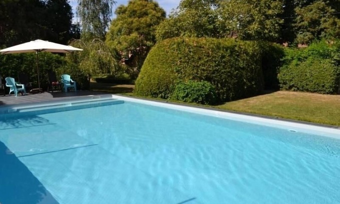Sigloy Cottage | Spacious cottage with heated pool, wifi, and tennis by the Loire