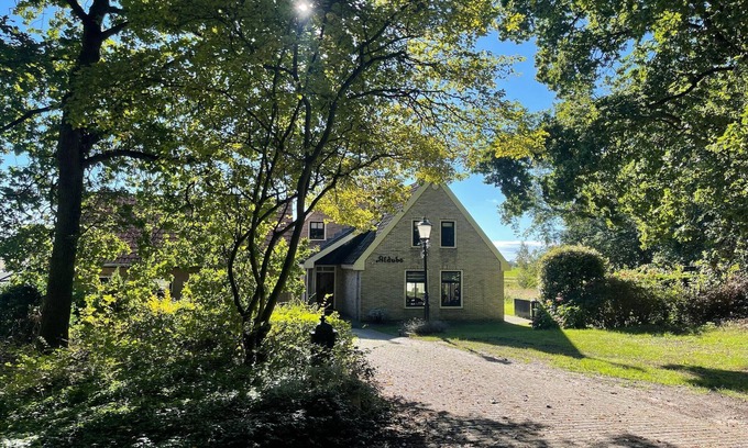 Den Burg House | Spacious Country Retreat