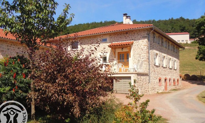 Chirassimont Cottage | Spacious Countryside Retreat: 6 Bedrooms, Fireplace, Pet-Friendly, Near Lyon and Roanne