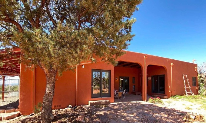 Kanab House | Spacious Desert Oasis, Dark Skies, Pet Friendly!