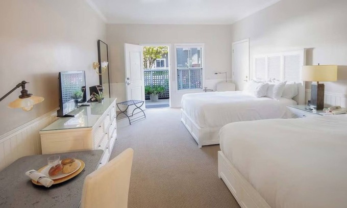 Santa Rosa Hotel | Spacious Double Queen Suite Perfect for Wine Country Escapes Near Santa Rosa Fun