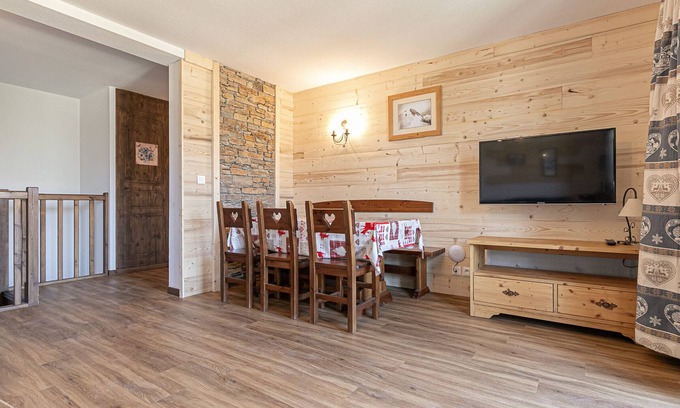Aussois Apartment | Spacious duplex for 6 with view and wifi in Aussois