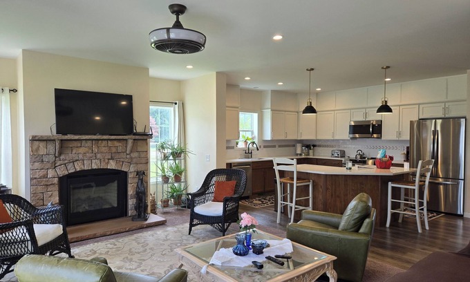 Ellicottville House | Spacious Entire Home close to HoliMont and Village