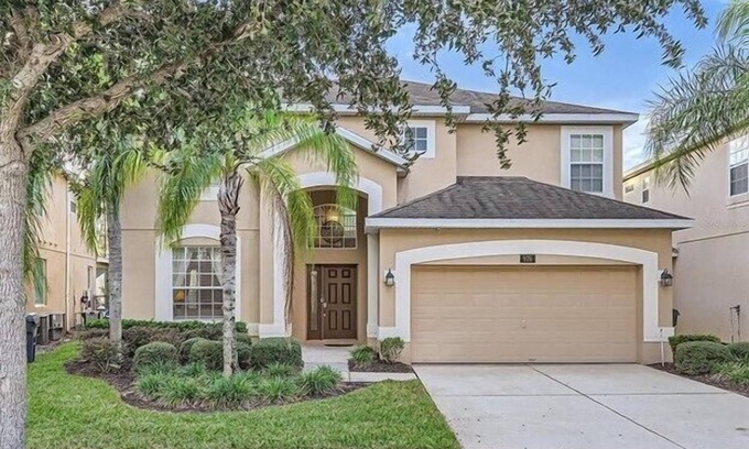 Watersong House | Spacious, Family Friendly home with Pool, Spa & Games. Minutes from Disney!