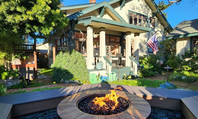 Pacific Grove House | Spacious family home, half a block from Berwick Park and the Monterey Bay!