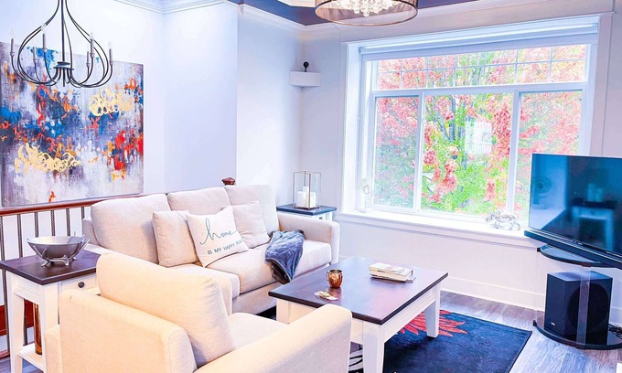 Renfrew-Collingwood House | Spacious Family Home with Garden in Vancouver