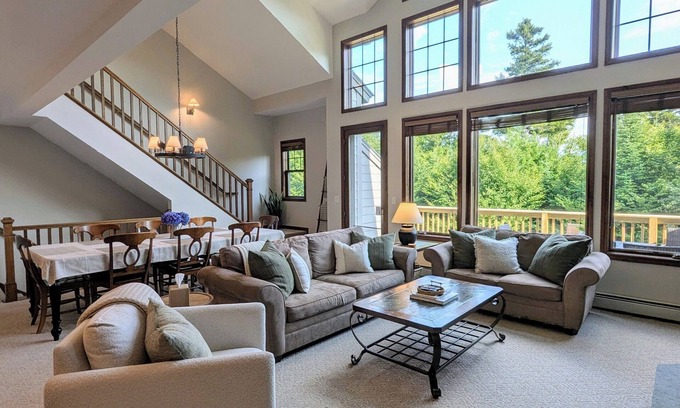 Bretton Woods House | Spacious Family Home, Slope & Notch Views, Guest-Loved Kitchen, Fireplace