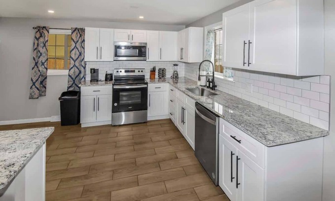 Littleton House | Spacious Family Home Fenced Yard & Off-Street Parking