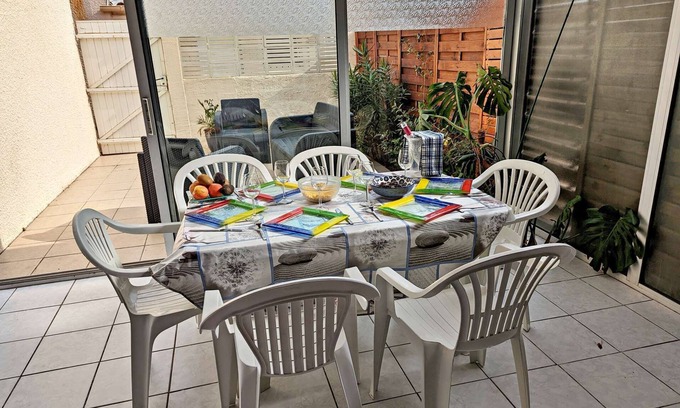 Marseillan Plage Apartment | Spacious flat with Wifi and air conditioning