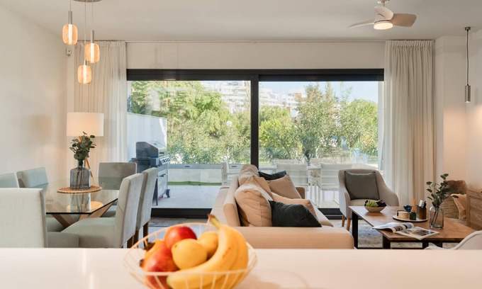 Estepona Apartment | Spacious flat near the sea with large terrace and garden.