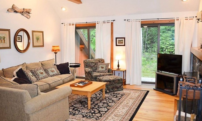 Ludlow House | Spacious Four Seasons Home On Okemo Mountain