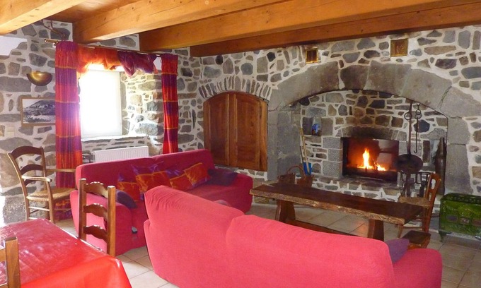Valbeleix House | SPACIOUS GITE in the heart of the Parc des Volcans d'Auvergne near Besse St Anastaise